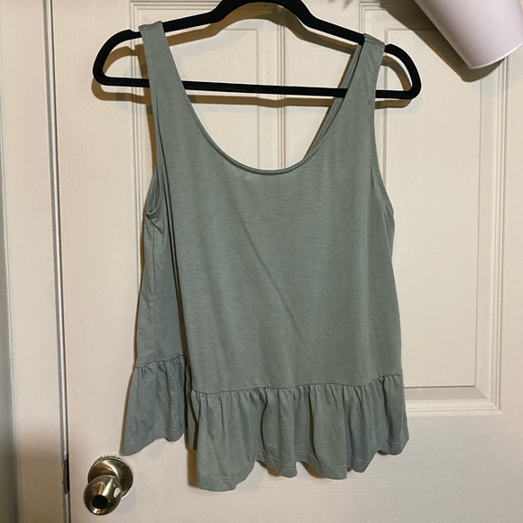 Olive green tank top with a tie in the back - Picture 2 of 5